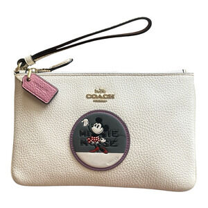 COACH x DISNEY Chalk White Pebble Leather MINNIE MOUSE Patch Wristlet Clutch Bag